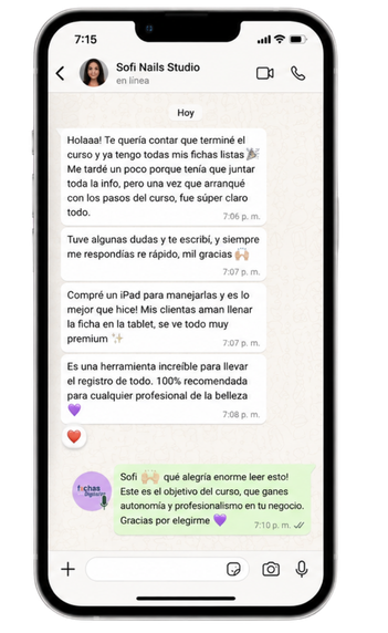 Testimonio de clienta, captura de WhatsApp en mockup de teléfono